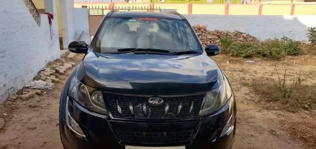 https://images10.gaadi.com/usedcar_image/3689104/original/processed_1aa1ef85-3954-4e85-9a1c-c8e69add040d.jpg?imwidth=6401