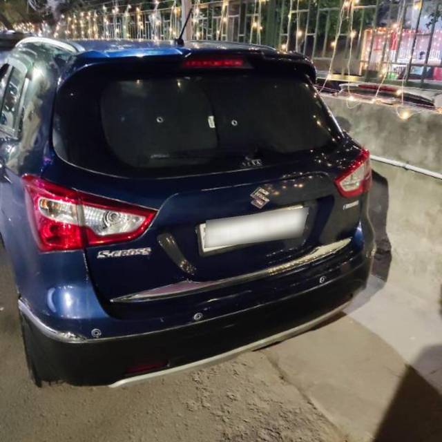 https://images10.gaadi.com/usedcar_image/3689128/original/processed_fbdedf8f-f6e4-412b-9d20-83fb9583ddbf.jpg?imwidth=6400
