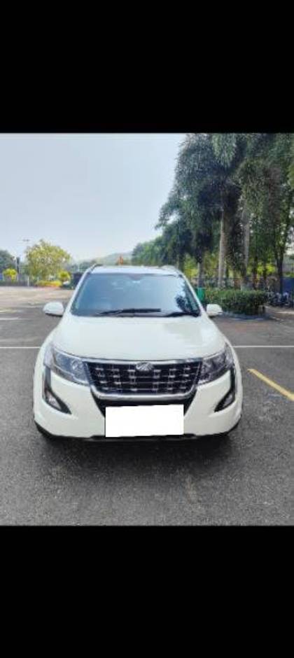 Mahindra XUV500 W9 AT Mahindra XUV500 W9 AT