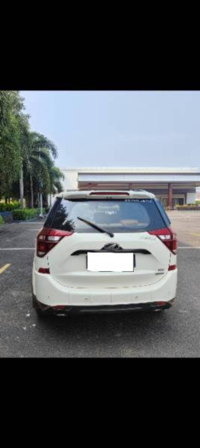 https://images10.gaadi.com/usedcar_image/3689169/original/processed_6f7f1698-2f05-4ed5-8765-6189b80d030c.jpg?imwidth=6401