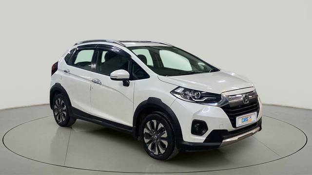 https://images10.gaadi.com/usedcar_image/3689209/original/slot__1-7-Exterior-16632753731-afbc377dacde43d0b623ab646a1b3968-Exterior-7.jpg?imwidth=6400
