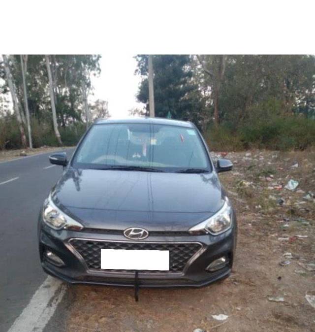 https://images10.gaadi.com/usedcar_image/3689273/original/processed_4469de99-0a9b-4abf-b2bd-99076dc81668.jpeg?imwidth=6402