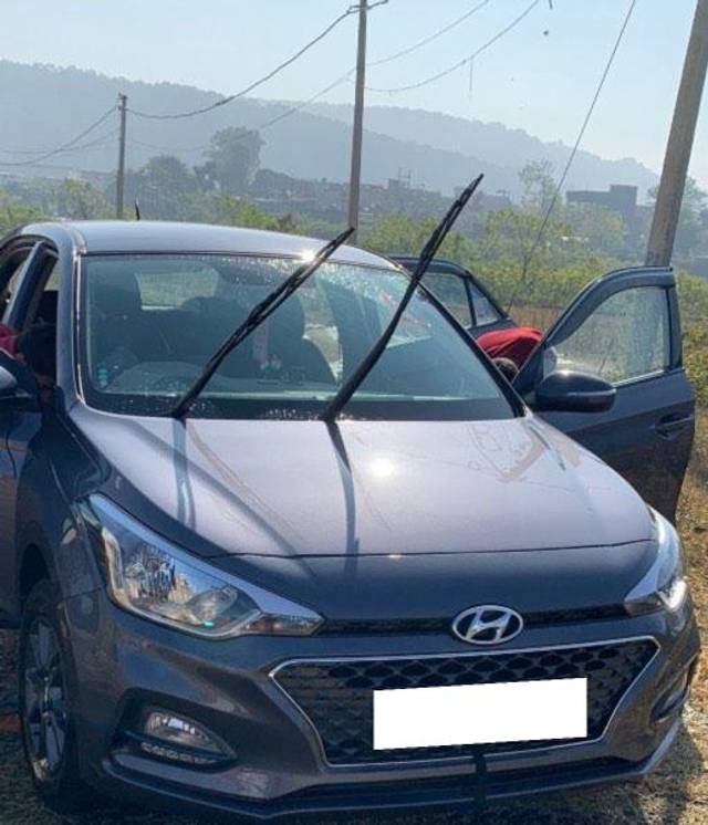 https://images10.gaadi.com/usedcar_image/3689273/original/processed_9a4a208e-f23d-431d-8be6-728aaf89ddae.jpeg?imwidth=6400