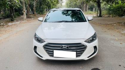 Hyundai Elantra 2.0 SX Option AT Hyundai Elantra 2.0 SX Option AT