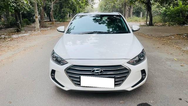 https://images10.gaadi.com/usedcar_image/3689274/original/processed_img2922382__used_car_2922382_1700978277.jpg?imwidth=6400