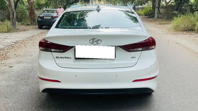 https://images10.gaadi.com/usedcar_image/3689274/original/processed_img2922382__used_car_2922382_1700978282.jpg?imwidth=6402