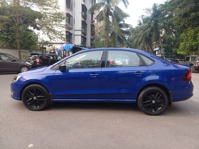 https://images10.gaadi.com/usedcar_image/3689283/original/img2922385__usedcar_fb7068f0_7157_4f6e_bd81_82768a160699_1541700978213_1700978316.jpg?imwidth=6402