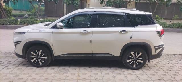 https://images10.gaadi.com/usedcar_image/3689340/original/19__VCC_IMG_1700371243097_1820996_95_1700371917.jpg?imwidth=6401