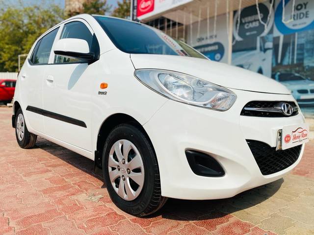 https://images10.gaadi.com/usedcar_image/3689361/original/processed_img2922427__used_car_2922427_1700981519.jpg?imwidth=6400