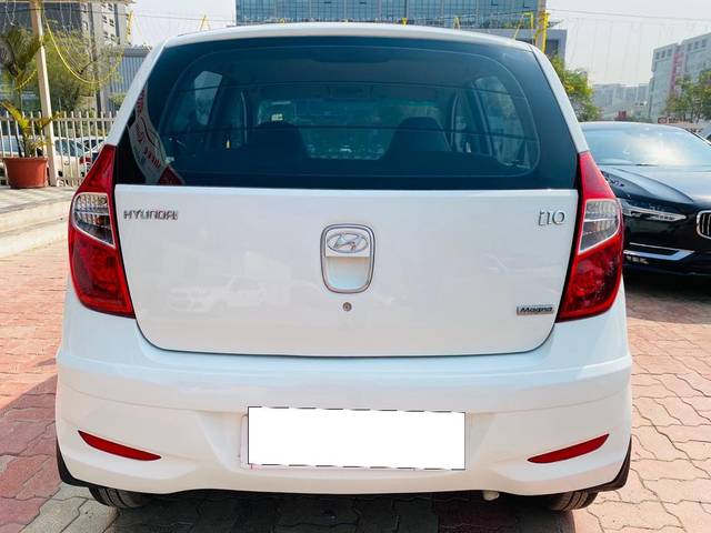 https://images10.gaadi.com/usedcar_image/3689361/original/processed_img2922427__used_car_2922427_1700981534.jpg?imwidth=6402