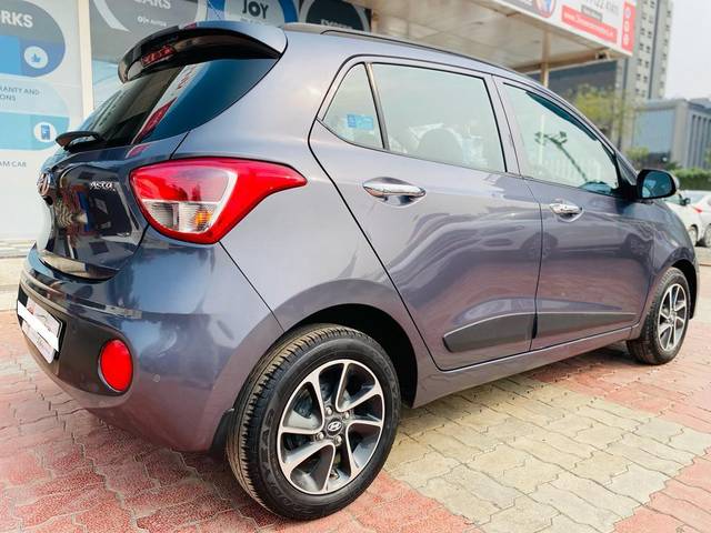 https://images10.gaadi.com/usedcar_image/3689376/original/processed_img2922438__used_car_2922438_1700982175.jpg?imwidth=6402