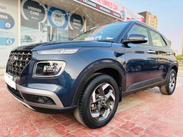 https://images10.gaadi.com/usedcar_image/3689391/original/processed_img2922442__used_car_2922442_1700982564.jpg?imwidth=6400