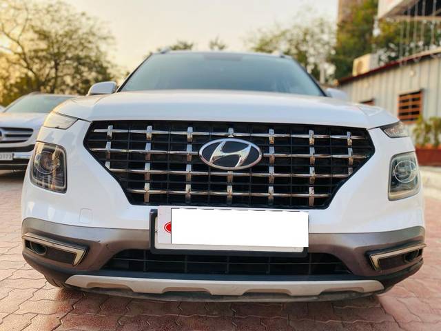 https://images10.gaadi.com/usedcar_image/3689397/original/processed_img2922446__used_car_2922446_1700982745.jpg?imwidth=6400