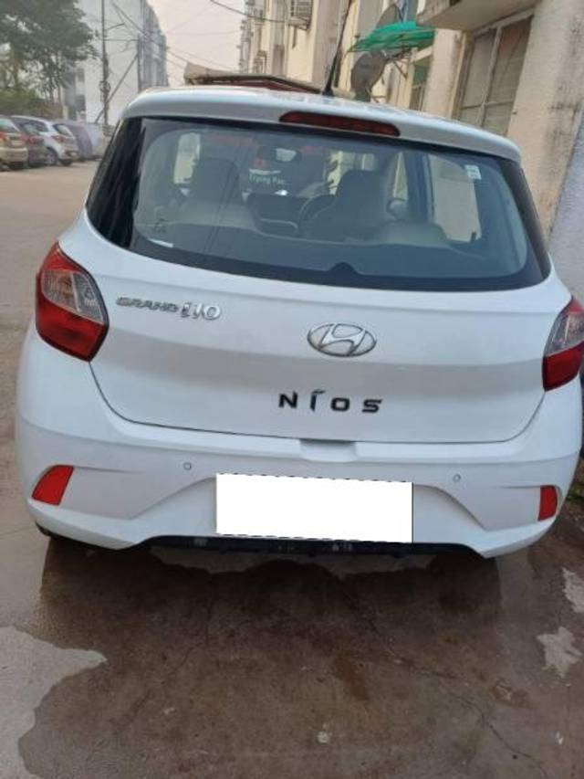 https://images10.gaadi.com/usedcar_image/3689422/original/processed_29f19935-69dc-43cc-95d8-227dc48200af.jpg?imwidth=6401