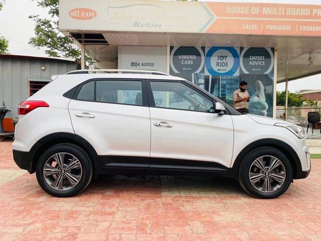 https://images10.gaadi.com/usedcar_image/3689452/original/processed_img2922473__used_car_2922473_1700984023.jpg?imwidth=6401