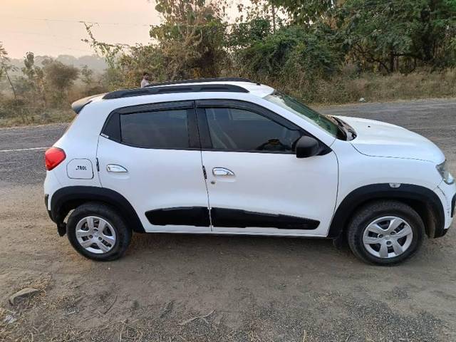 https://images10.gaadi.com/usedcar_image/3689457/original/processed_0fcf5c3d-f5cf-439f-ba45-432749000e5b.jpg?imwidth=6401