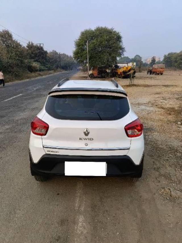 https://images10.gaadi.com/usedcar_image/3689457/original/processed_2166a6c1-9710-4cc3-a4c0-43e67563281d.jpg?imwidth=6402