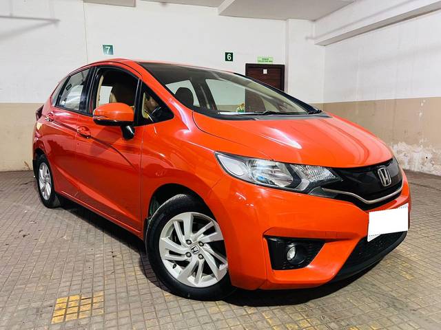 https://images10.gaadi.com/usedcar_image/3689460/original/processed_img2922477__usedcar_img_20231121_wa0035_27821700984115_1700984167.jpg?imwidth=6400