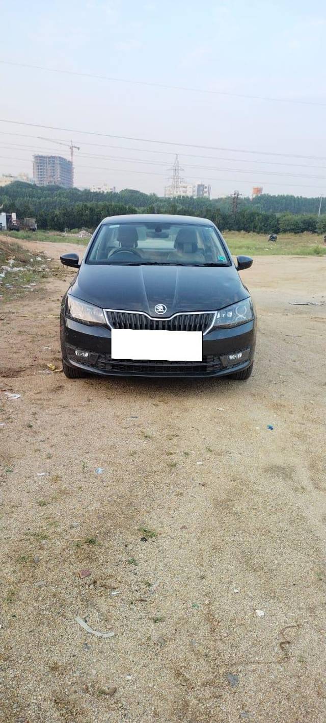 https://images10.gaadi.com/usedcar_image/3689461/original/processed_img2922478__used_car_2922478_1700984385.jpg?imwidth=6400