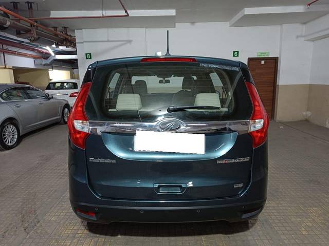 https://images10.gaadi.com/usedcar_image/3689483/original/processed_img2922485__used_car_2922485_1701955756.jpg?imwidth=6402