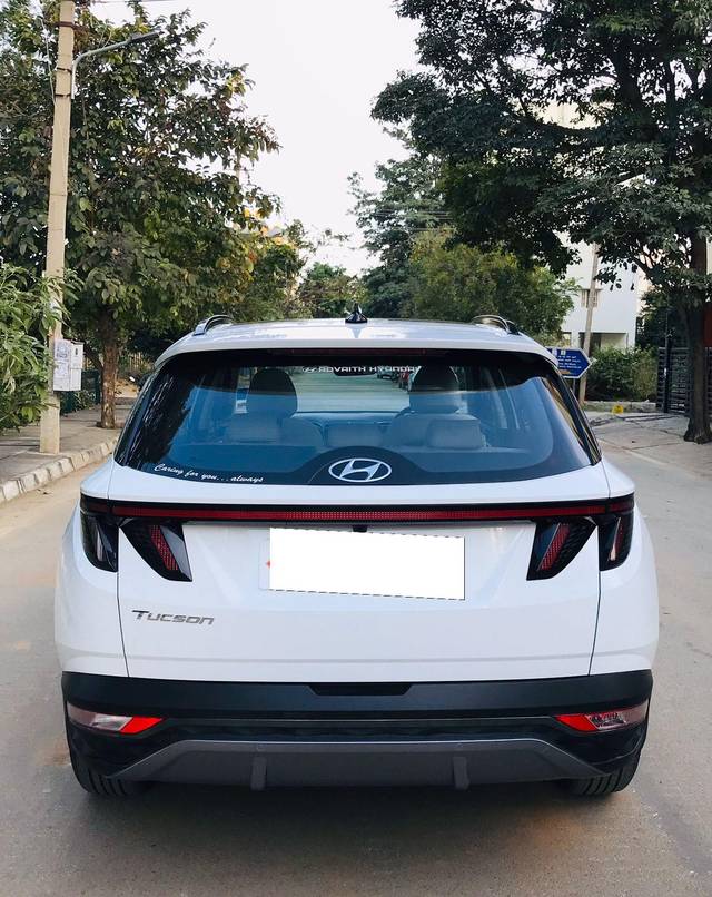 https://images10.gaadi.com/usedcar_image/3689571/original/processed_img2922515__used_car_2922515_1701786331.jpg?imwidth=6402