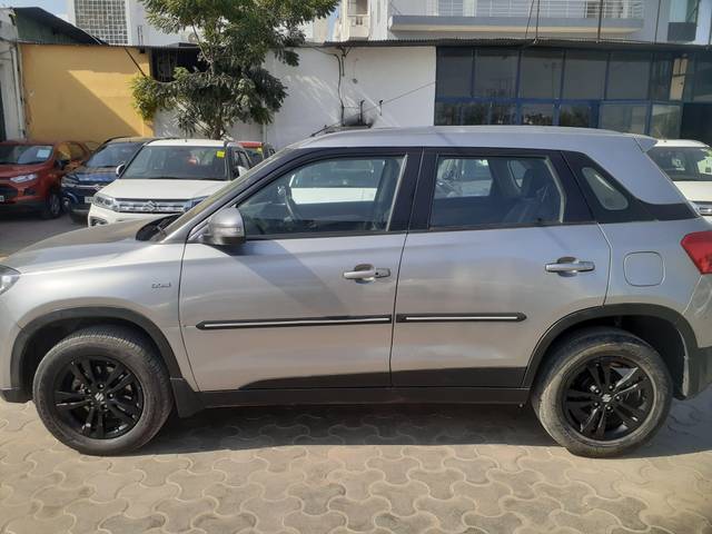 https://images10.gaadi.com/usedcar_image/3689578/original/processed_img2922519__usedcar_20230212_105501_2922519_1700996535.jpg?imwidth=6402