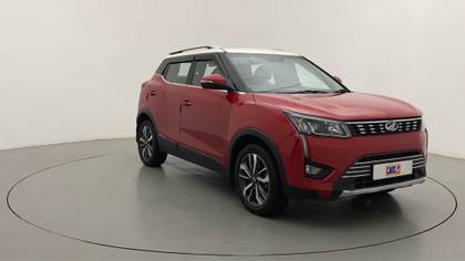 Mahindra XUV300 W8 Option Dual Tone BSIV Mahindra XUV300 W8 Option Dual Tone BSIV