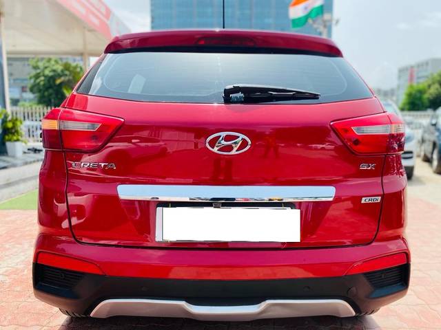 https://images10.gaadi.com/usedcar_image/3689591/original/processed_img2922527__used_car_2922527_1700989030.jpg?imwidth=6402