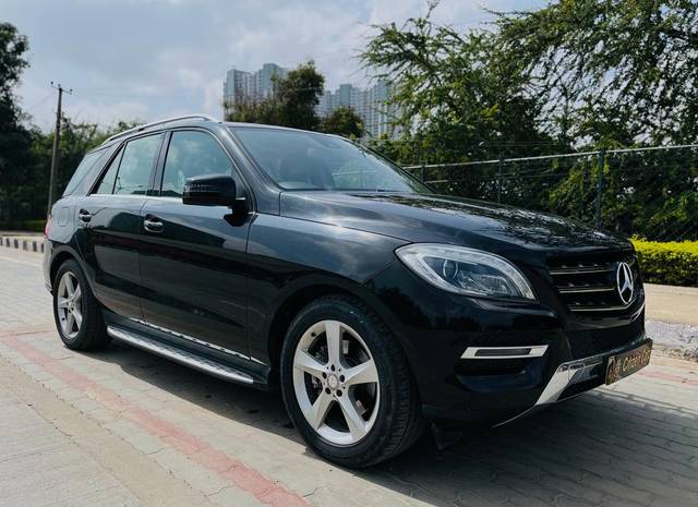 https://images10.gaadi.com/usedcar_image/3689661/original/processed_img2922555__used_car_2922555_1700992352.jpg?imwidth=6400