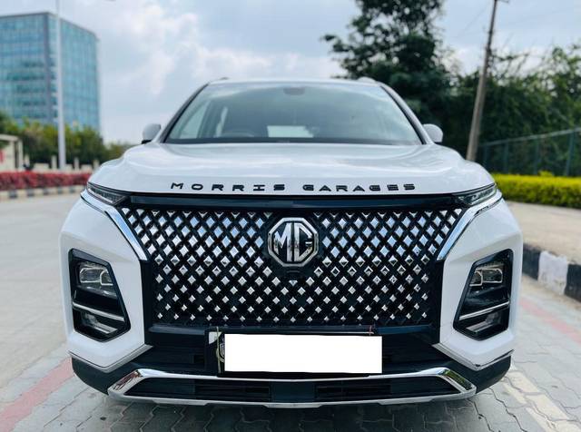 https://images10.gaadi.com/usedcar_image/3689668/original/processed_img2922559__used_car_2922559_1700992596.jpg?imwidth=6402