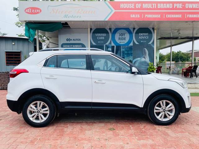 https://images10.gaadi.com/usedcar_image/3689695/original/processed_img2922575__used_car_2922575_1700993634.jpg?imwidth=6401