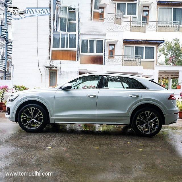 https://images10.gaadi.com/usedcar_image/3689764/original/processed_img2922616__used_car_2922616_1701174324.jpg?imwidth=6401