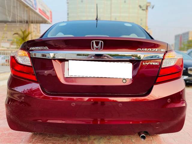 https://images10.gaadi.com/usedcar_image/3689804/original/processed_img2922631__used_car_2922631_1700997084.jpg?imwidth=6402