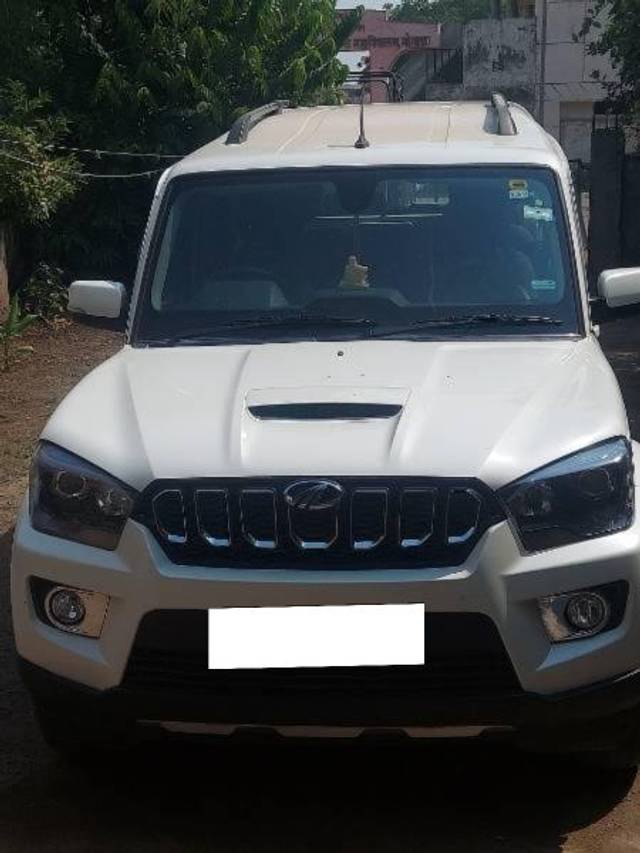https://images10.gaadi.com/usedcar_image/3689811/original/processed_081047fc-3cc4-4961-8745-1e5eada65dee.jpg?imwidth=6402