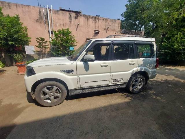 https://images10.gaadi.com/usedcar_image/3689811/original/processed_fce55521-723f-45aa-9a3c-d8de4907f9b0.jpg?imwidth=6400