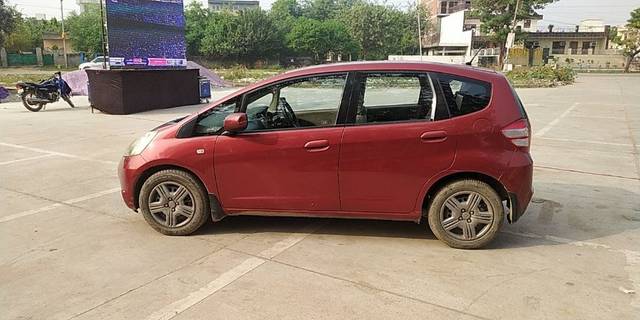 https://images10.gaadi.com/usedcar_image/3689852/original/19__VCC_IMG_1700383728239_1821106_95_1700384026.jpg?imwidth=6401