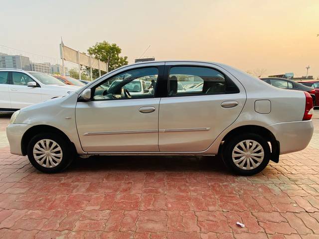 https://images10.gaadi.com/usedcar_image/3689866/original/img2922669__used_car_2922669_1700999062.jpg?imwidth=6402