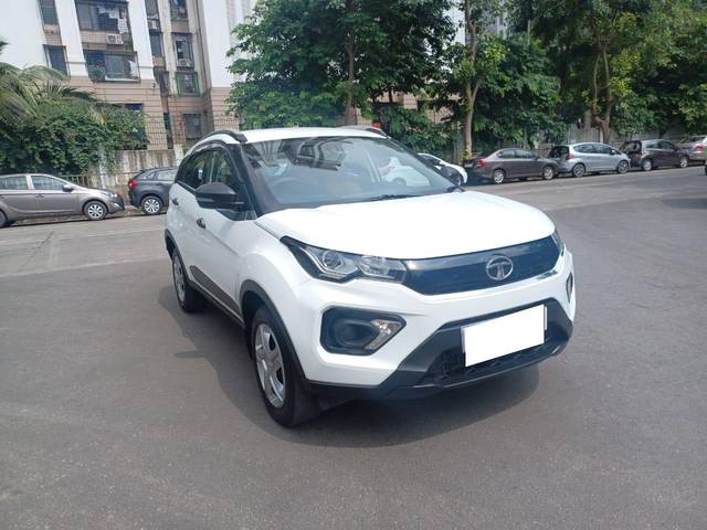 https://images10.gaadi.com/usedcar_image/3689871/original/processed_img2922672__usedcar_7c2bae9d_5628_48dd_8c7a_ca3daac2eb2e_1541700999003_1700999050.jpg?imwidth=6400