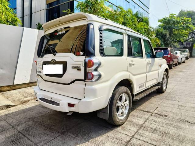 https://images10.gaadi.com/usedcar_image/3689873/original/processed_img2922674__usedcar_6_60671700999115_1700999123.jpeg?imwidth=6401