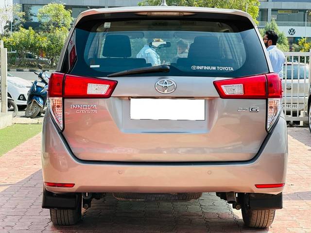 https://images10.gaadi.com/usedcar_image/3689885/original/processed_img2922678__used_car_2922678_1700999733.jpg?imwidth=6402