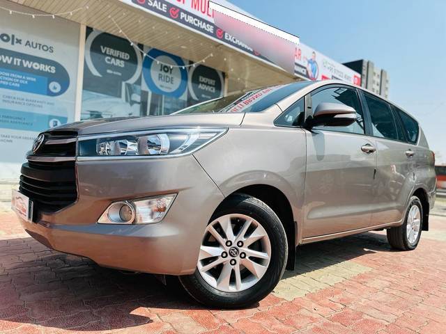https://images10.gaadi.com/usedcar_image/3689885/original/processed_img2922678__used_car_2922678_1700999751.jpg?imwidth=6401