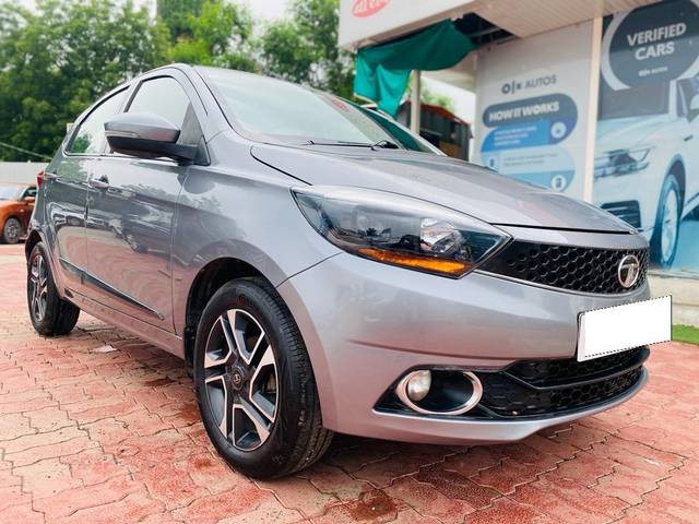 https://images10.gaadi.com/usedcar_image/3689897/original/processed_img2922682__used_car_2922682_1701000372.jpg?imwidth=6400