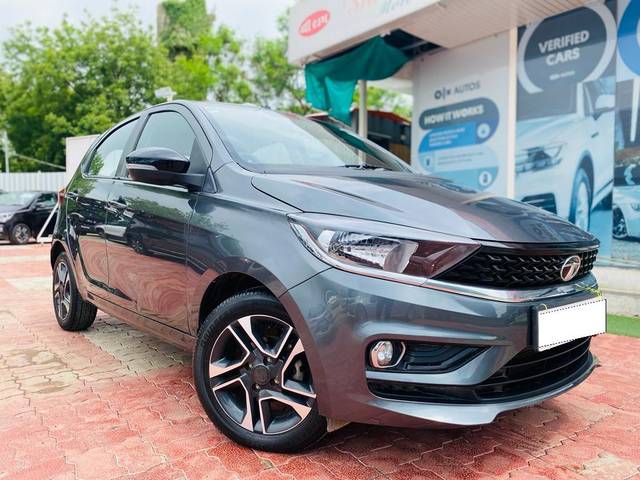 https://images10.gaadi.com/usedcar_image/3689903/original/processed_img2922683__used_car_2922683_1701000573.jpg?imwidth=6400