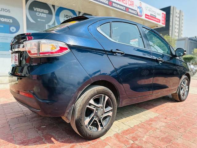 https://images10.gaadi.com/usedcar_image/3689906/original/processed_img2922684__used_car_2922684_1701000785.jpg?imwidth=6401