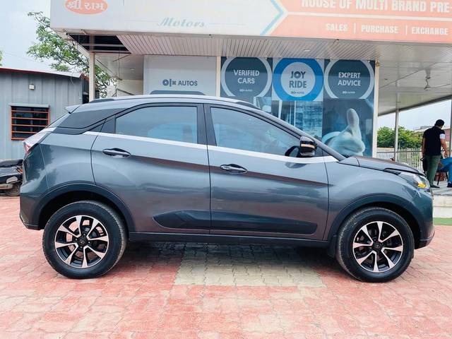 https://images10.gaadi.com/usedcar_image/3689938/original/processed_img2922702__used_car_2922702_1701001897.jpg?imwidth=6402