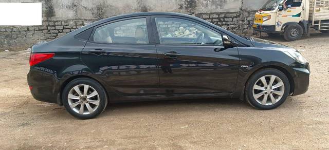 https://images10.gaadi.com/usedcar_image/3689948/original/processed_img2922710__used_car_2922710_1701002176.jpg?imwidth=6401