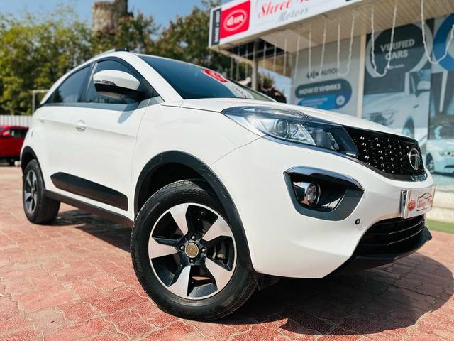 https://images10.gaadi.com/usedcar_image/3689951/original/processed_img2922712__used_car_2922712_1701002251.jpg?imwidth=6400