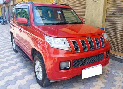 Mahindra TUV 300 T8 Mahindra TUV 300 T8