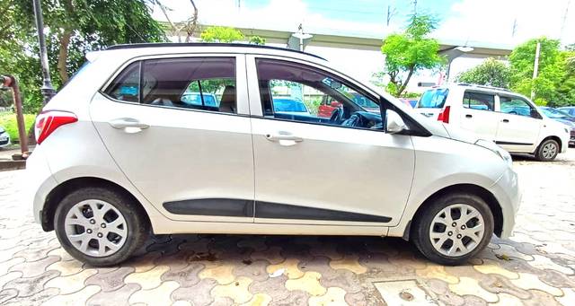 https://images10.gaadi.com/usedcar_image/3689989/original/img2922726__usedcar_1_10__2922726_1701020302.jpeg?imwidth=6401