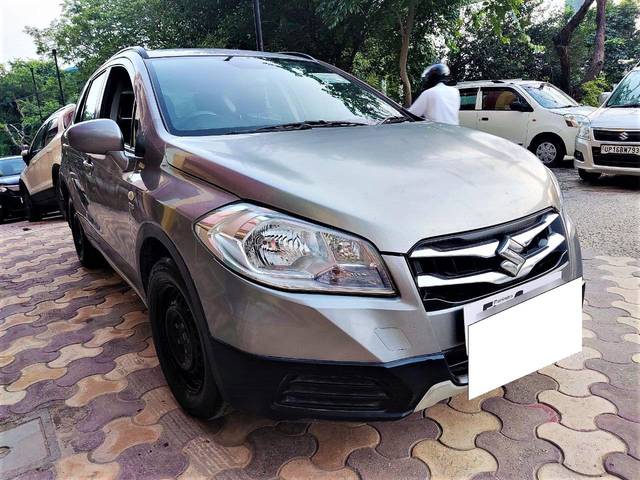 https://images10.gaadi.com/usedcar_image/3689996/original/processed_img2922729__usedcar_1_16__2922729_1701020265.jpeg?imwidth=6400